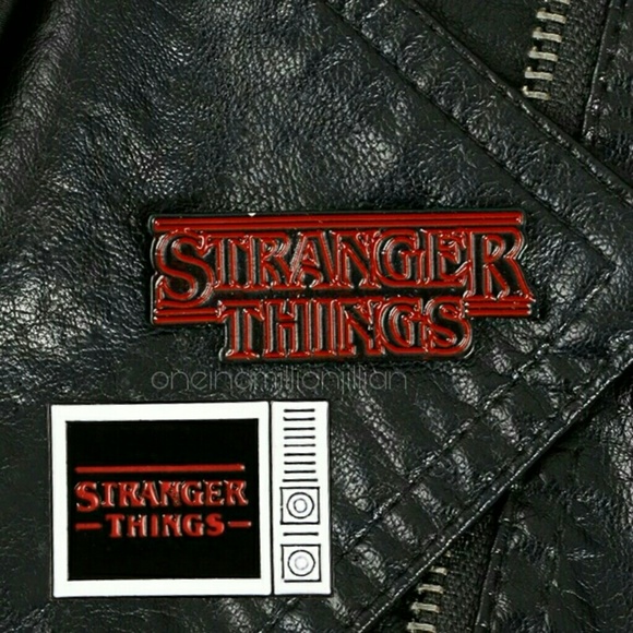 Stranger Things Television Series Logo Pin - Picture 6 of 6